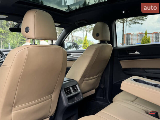 Белый Фольксваген Atlas Cross Sport, объемом двигателя 2 л и пробегом 55 тыс. км за 29350 $, фото 11 на Automoto.ua