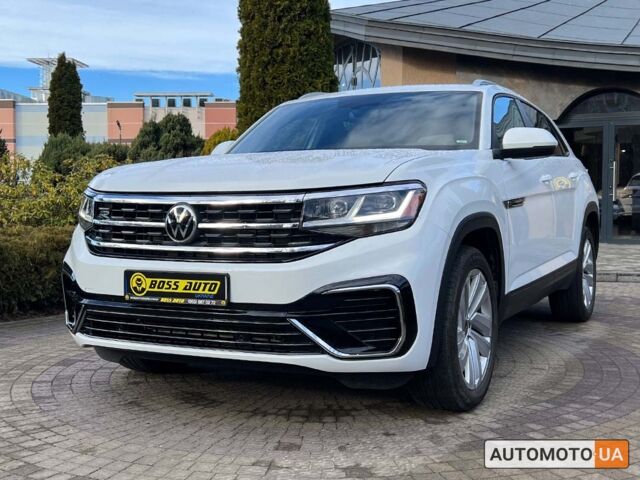 Белый Фольксваген Atlas Cross Sport, объемом двигателя 2 л и пробегом 55 тыс. км за 30800 $, фото 2 на Automoto.ua