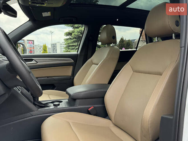 Белый Фольксваген Atlas Cross Sport, объемом двигателя 2 л и пробегом 55 тыс. км за 29350 $, фото 16 на Automoto.ua