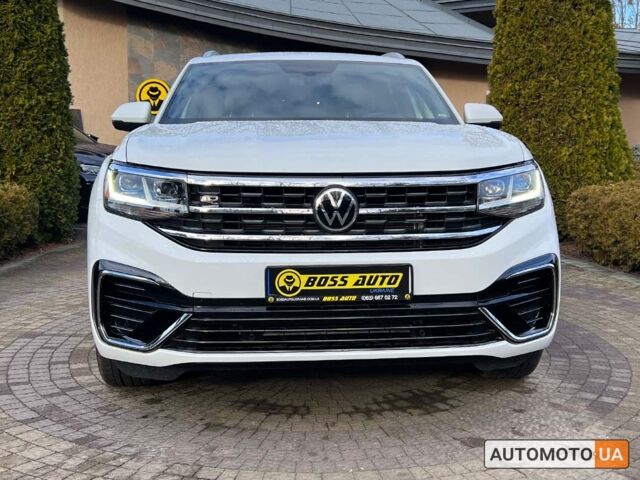 Белый Фольксваген Atlas Cross Sport, объемом двигателя 2 л и пробегом 55 тыс. км за 30800 $, фото 1 на Automoto.ua