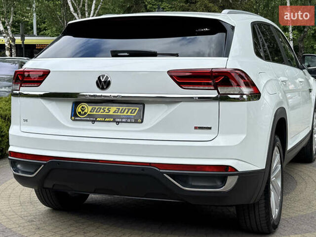 Белый Фольксваген Atlas Cross Sport, объемом двигателя 2 л и пробегом 55 тыс. км за 29350 $, фото 6 на Automoto.ua