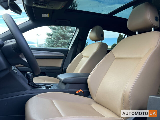 Белый Фольксваген Atlas Cross Sport, объемом двигателя 2 л и пробегом 55 тыс. км за 30800 $, фото 21 на Automoto.ua