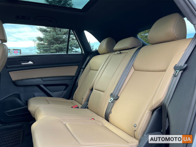 Белый Фольксваген Atlas Cross Sport, объемом двигателя 2 л и пробегом 55 тыс. км за 30800 $, фото 15 на Automoto.ua