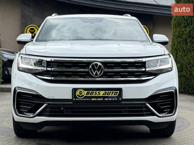 Белый Фольксваген Atlas Cross Sport, объемом двигателя 2 л и пробегом 55 тыс. км за 29350 $, фото 1 на Automoto.ua