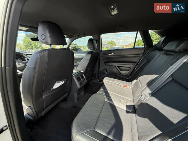 Білий Фольксваген Atlas Cross Sport, об'ємом двигуна 3.6 л та пробігом 125 тис. км за 29500 $, фото 8 на Automoto.ua