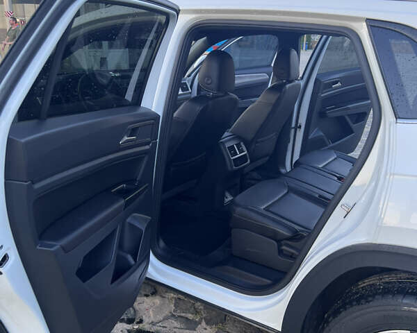 Білий Фольксваген Atlas Cross Sport, об'ємом двигуна 1.98 л та пробігом 52 тис. км за 26500 $, фото 14 на Automoto.ua