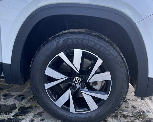 Білий Фольксваген Atlas Cross Sport, об'ємом двигуна 1.98 л та пробігом 52 тис. км за 26500 $, фото 5 на Automoto.ua