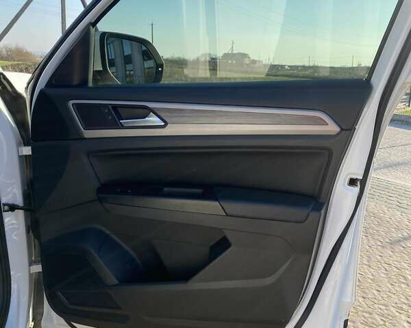 Білий Фольксваген Atlas Cross Sport, об'ємом двигуна 3.6 л та пробігом 67 тис. км за 25500 $, фото 12 на Automoto.ua