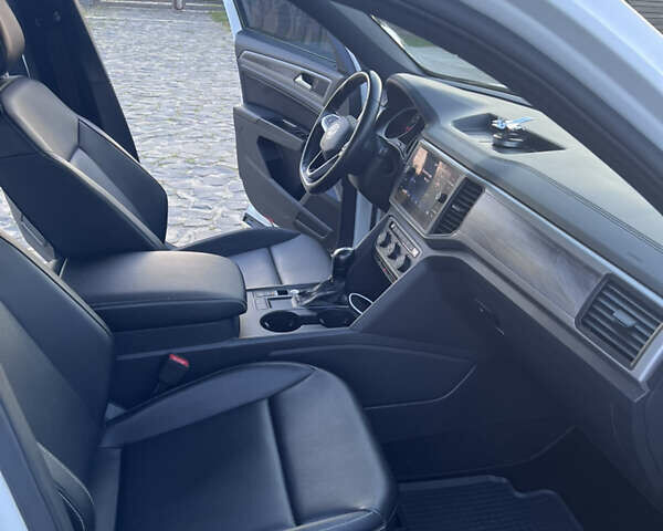 Білий Фольксваген Atlas Cross Sport, об'ємом двигуна 1.98 л та пробігом 52 тис. км за 26500 $, фото 7 на Automoto.ua