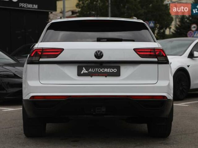 Белый Фольксваген Atlas Cross Sport, объемом двигателя 3.6 л и пробегом 84 тыс. км за 32000 $, фото 4 на Automoto.ua