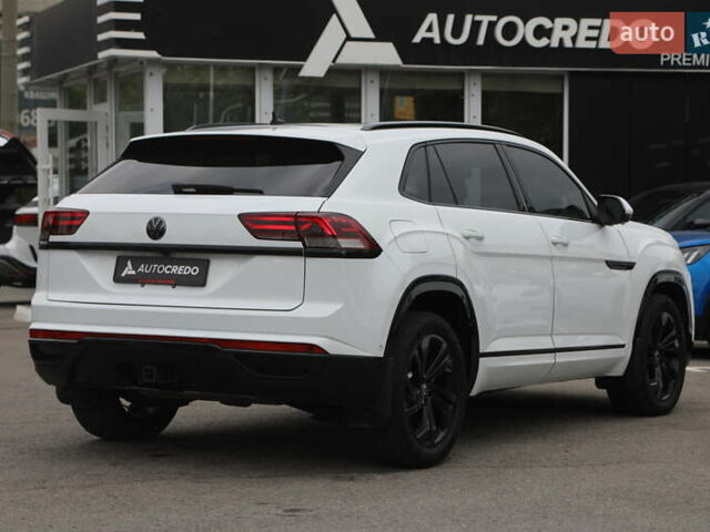 Белый Фольксваген Atlas Cross Sport, объемом двигателя 3.6 л и пробегом 84 тыс. км за 32000 $, фото 3 на Automoto.ua