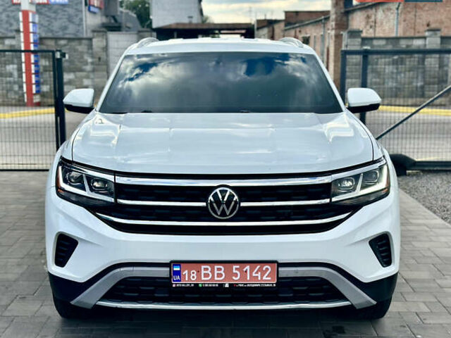 Белый Фольксваген Atlas Cross Sport, объемом двигателя 2 л и пробегом 73 тыс. км за 23500 $, фото 2 на Automoto.ua