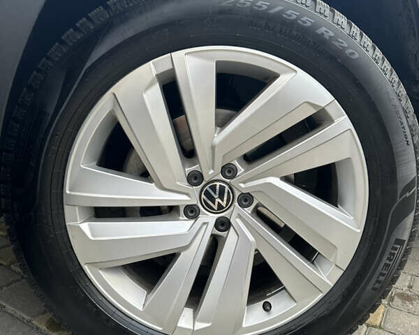 Черный Фольксваген Atlas Cross Sport, объемом двигателя 2 л и пробегом 121 тыс. км за 25950 $, фото 9 на Automoto.ua