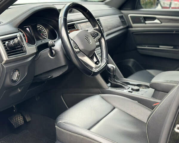 Черный Фольксваген Atlas Cross Sport, объемом двигателя 2 л и пробегом 121 тыс. км за 25950 $, фото 22 на Automoto.ua