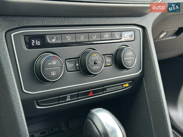 Черный Фольксваген Atlas Cross Sport, объемом двигателя 2 л и пробегом 121 тыс. км за 25950 $, фото 29 на Automoto.ua