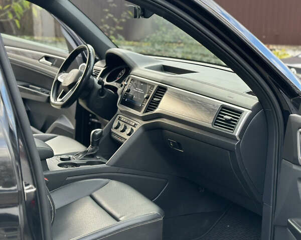 Черный Фольксваген Atlas Cross Sport, объемом двигателя 2 л и пробегом 121 тыс. км за 25950 $, фото 14 на Automoto.ua