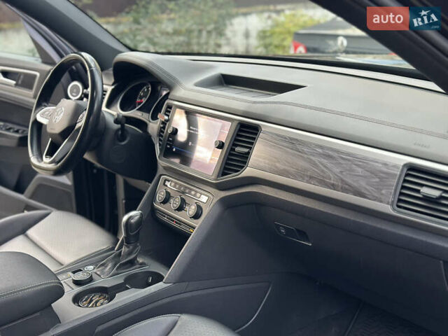 Черный Фольксваген Atlas Cross Sport, объемом двигателя 2 л и пробегом 121 тыс. км за 25950 $, фото 15 на Automoto.ua