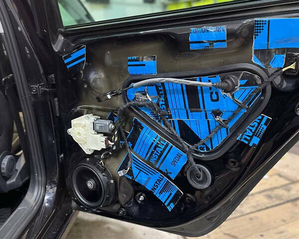 Черный Фольксваген Atlas Cross Sport, объемом двигателя 2 л и пробегом 121 тыс. км за 25950 $, фото 54 на Automoto.ua