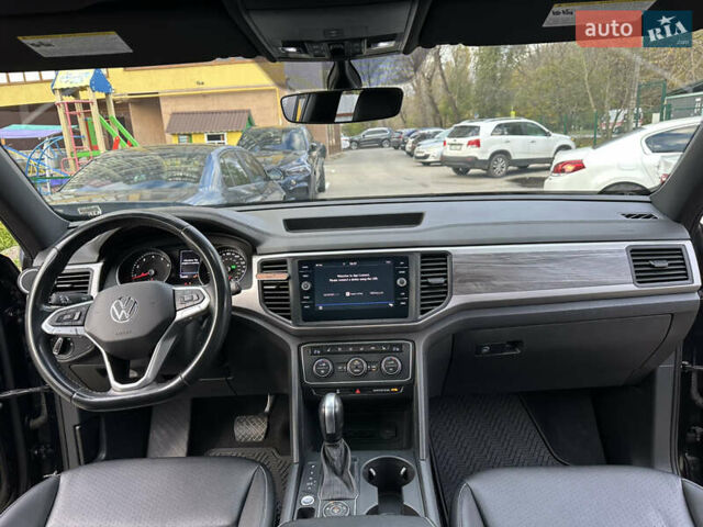 Черный Фольксваген Atlas Cross Sport, объемом двигателя 2 л и пробегом 121 тыс. км за 25950 $, фото 35 на Automoto.ua