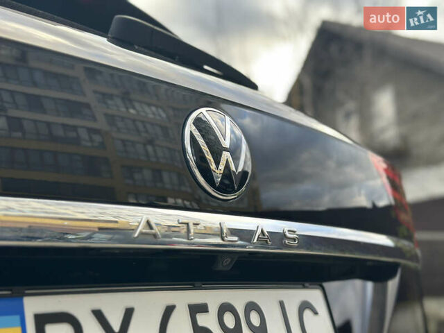 Черный Фольксваген Atlas Cross Sport, объемом двигателя 2 л и пробегом 121 тыс. км за 25950 $, фото 11 на Automoto.ua