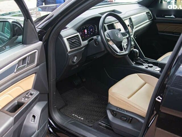 Черный Фольксваген Atlas Cross Sport, объемом двигателя 3.6 л и пробегом 70 тыс. км за 30350 $, фото 9 на Automoto.ua