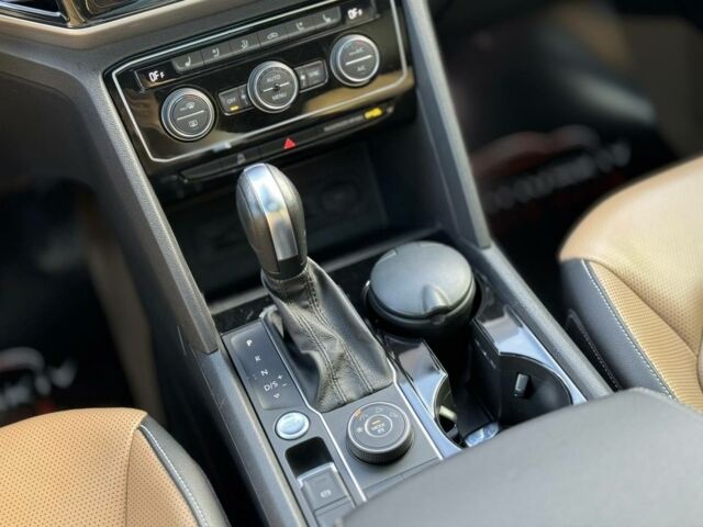 Черный Фольксваген Atlas Cross Sport, объемом двигателя 3.6 л и пробегом 54 тыс. км за 32500 $, фото 16 на Automoto.ua