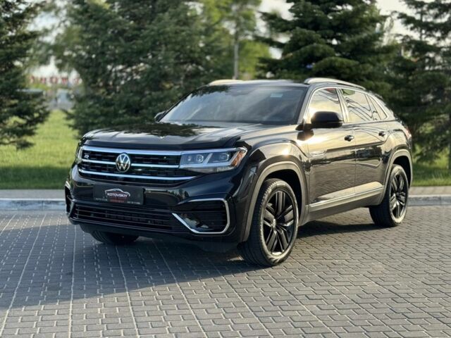 Черный Фольксваген Atlas Cross Sport, объемом двигателя 3.6 л и пробегом 54 тыс. км за 32500 $, фото 1 на Automoto.ua