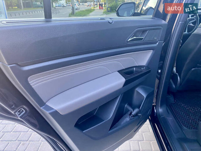 Черный Фольксваген Atlas Cross Sport, объемом двигателя 3.6 л и пробегом 45 тыс. км за 41500 $, фото 15 на Automoto.ua