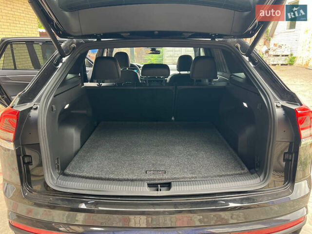 Черный Фольксваген Atlas Cross Sport, объемом двигателя 2 л и пробегом 22 тыс. км за 39500 $, фото 26 на Automoto.ua