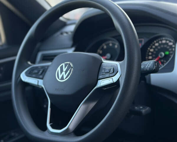 Серый Фольксваген Atlas Cross Sport, объемом двигателя 2 л и пробегом 36 тыс. км за 27900 $, фото 20 на Automoto.ua
