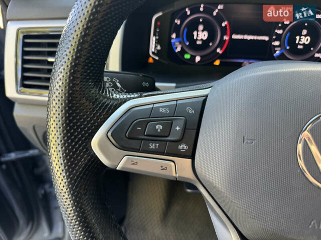 Серый Фольксваген Atlas Cross Sport, объемом двигателя 3.6 л и пробегом 52 тыс. км за 32499 $, фото 19 на Automoto.ua