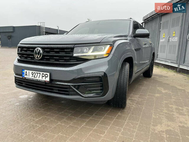 Серый Фольксваген Atlas Cross Sport, объемом двигателя 3.6 л и пробегом 86 тыс. км за 27000 $, фото 2 на Automoto.ua