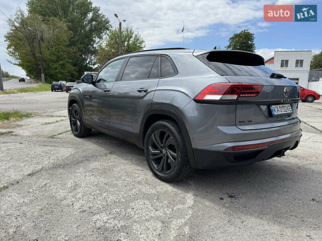 Серый Фольксваген Atlas Cross Sport, объемом двигателя 3.6 л и пробегом 155 тыс. км за 31400 $, фото 6 на Automoto.ua