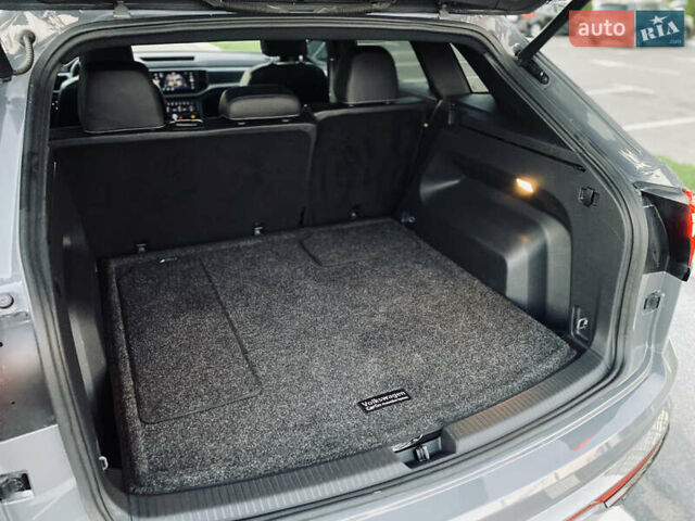 Серый Фольксваген Atlas Cross Sport, объемом двигателя 3.6 л и пробегом 86 тыс. км за 27000 $, фото 19 на Automoto.ua