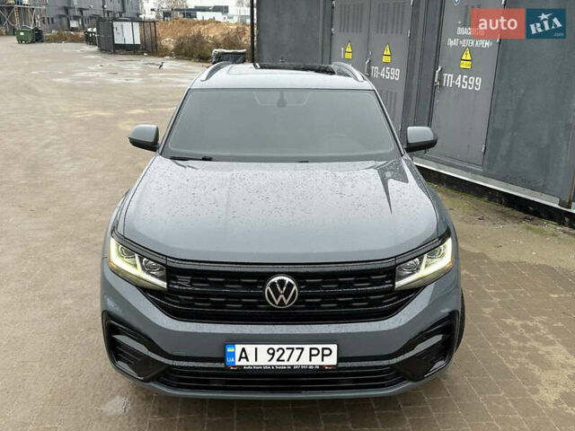 Серый Фольксваген Atlas Cross Sport, объемом двигателя 3.6 л и пробегом 86 тыс. км за 27000 $, фото 6 на Automoto.ua