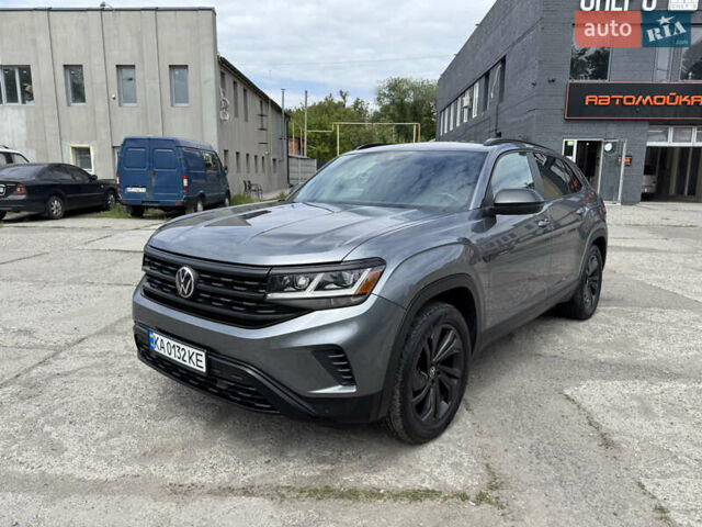 Серый Фольксваген Atlas Cross Sport, объемом двигателя 3.6 л и пробегом 155 тыс. км за 31400 $, фото 3 на Automoto.ua