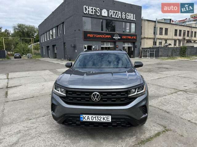 Серый Фольксваген Atlas Cross Sport, объемом двигателя 3.6 л и пробегом 155 тыс. км за 31400 $, фото 11 на Automoto.ua