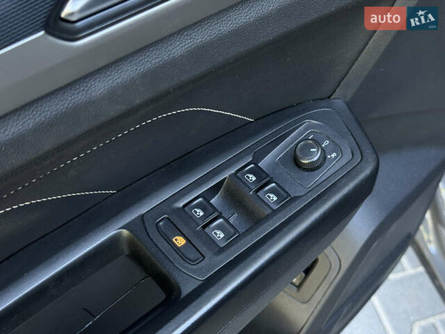 Серый Фольксваген Atlas Cross Sport, объемом двигателя 3.6 л и пробегом 52 тыс. км за 32499 $, фото 12 на Automoto.ua