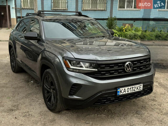 Серый Фольксваген Atlas Cross Sport, объемом двигателя 3.6 л и пробегом 155 тыс. км за 31400 $, фото 1 на Automoto.ua