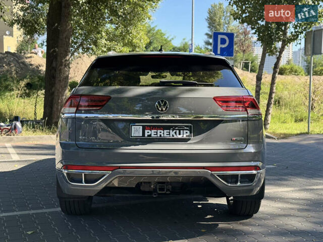 Серый Фольксваген Atlas Cross Sport, объемом двигателя 3.6 л и пробегом 52 тыс. км за 32499 $, фото 3 на Automoto.ua