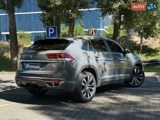Серый Фольксваген Atlas Cross Sport, объемом двигателя 3.6 л и пробегом 52 тыс. км за 32499 $, фото 5 на Automoto.ua