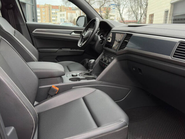 Серый Фольксваген Atlas Cross Sport, объемом двигателя 3.6 л и пробегом 84 тыс. км за 33900 $, фото 21 на Automoto.ua