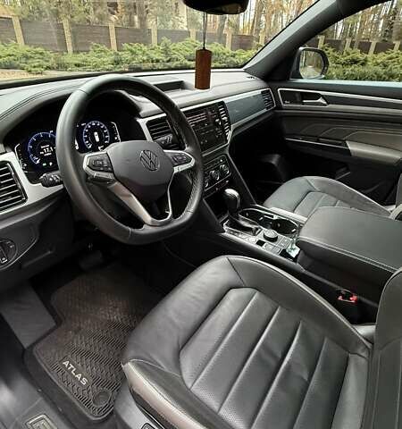 Сірий Фольксваген Atlas Cross Sport, об'ємом двигуна 3.6 л та пробігом 59 тис. км за 38500 $, фото 28 на Automoto.ua