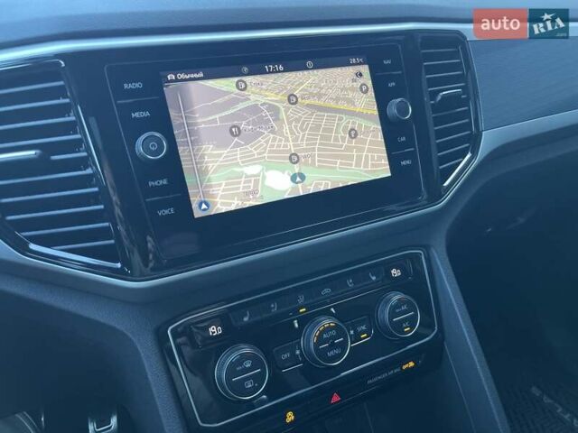 Серый Фольксваген Atlas Cross Sport, объемом двигателя 3.6 л и пробегом 22 тыс. км за 35000 $, фото 94 на Automoto.ua