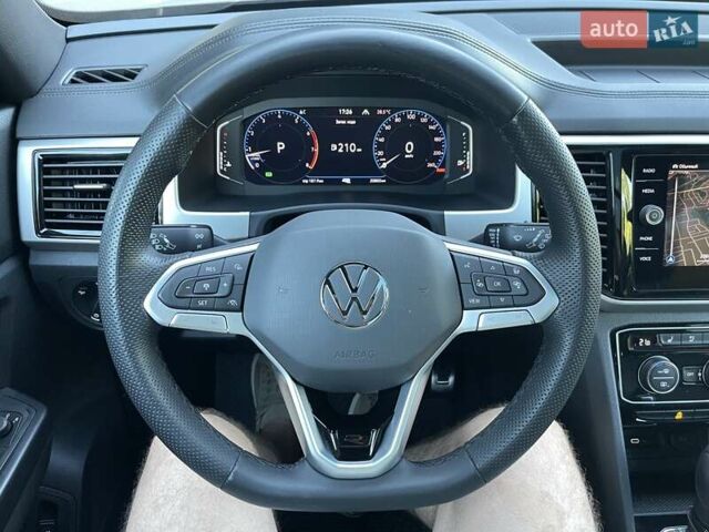Серый Фольксваген Atlas Cross Sport, объемом двигателя 3.6 л и пробегом 22 тыс. км за 35000 $, фото 126 на Automoto.ua