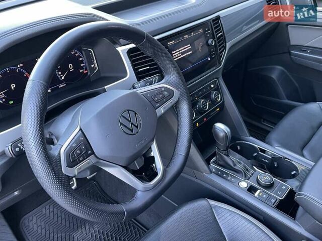 Сірий Фольксваген Atlas Cross Sport, об'ємом двигуна 3.6 л та пробігом 28 тис. км за 33500 $, фото 62 на Automoto.ua
