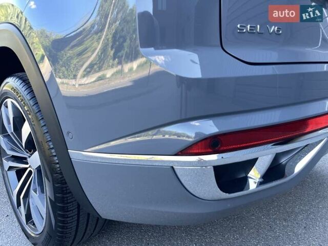 Серый Фольксваген Atlas Cross Sport, объемом двигателя 3.6 л и пробегом 22 тыс. км за 35000 $, фото 54 на Automoto.ua