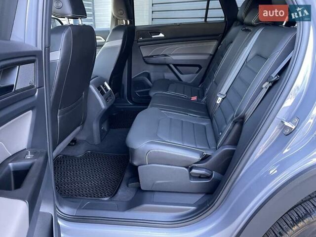 Серый Фольксваген Atlas Cross Sport, объемом двигателя 3.6 л и пробегом 22 тыс. км за 35000 $, фото 85 на Automoto.ua