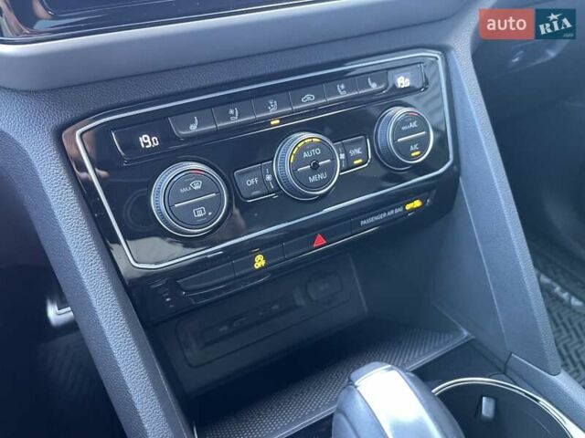 Сірий Фольксваген Atlas Cross Sport, об'ємом двигуна 3.6 л та пробігом 28 тис. км за 33500 $, фото 91 на Automoto.ua