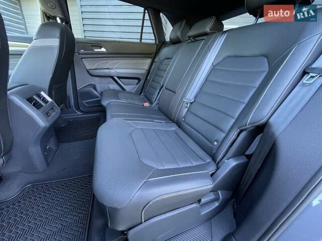 Сірий Фольксваген Atlas Cross Sport, об'ємом двигуна 3.6 л та пробігом 28 тис. км за 33500 $, фото 82 на Automoto.ua